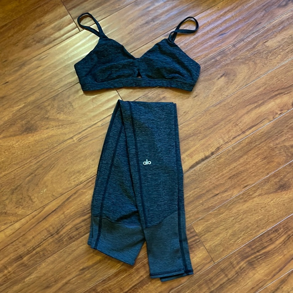 Gently worn..Alo yoga dark gray set … bottoms are size small and top is medium…